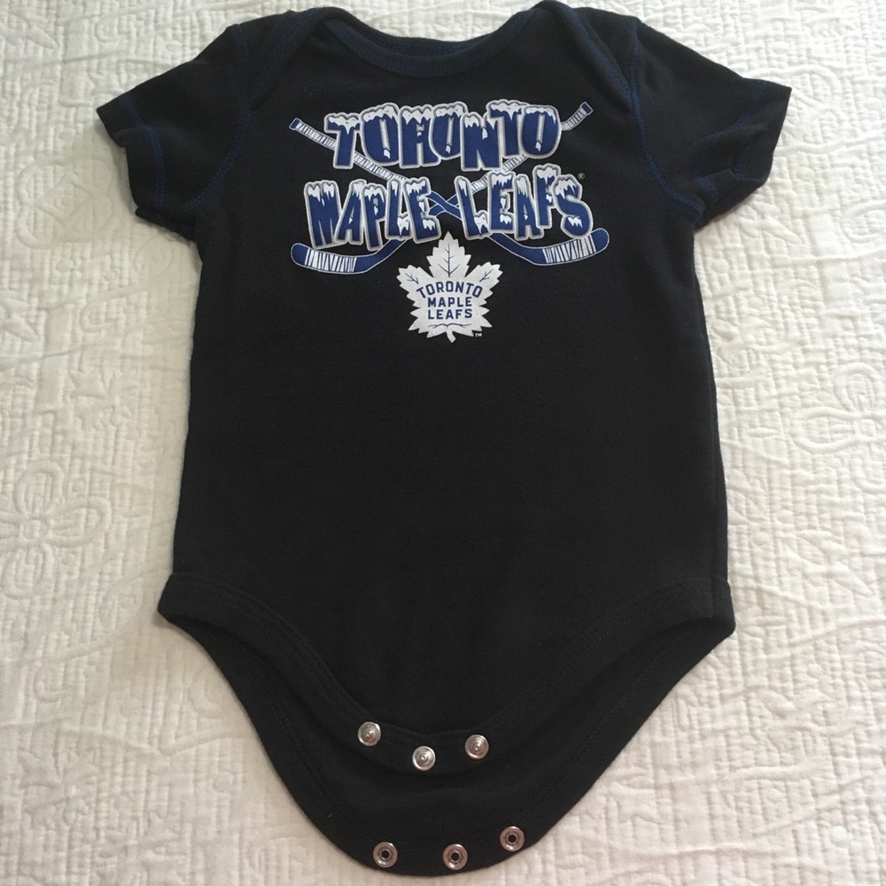 6-9m (5/$20) NHL Toronto Maple Leafs Fanwear Onesie